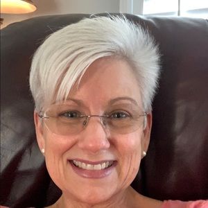 Meet your Posher, Ella